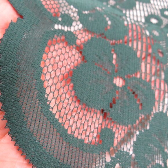Heritage Lace dark Hunter Green Victorian Flower Lace Doily 14" St Patriricks - Picture 5 of 5